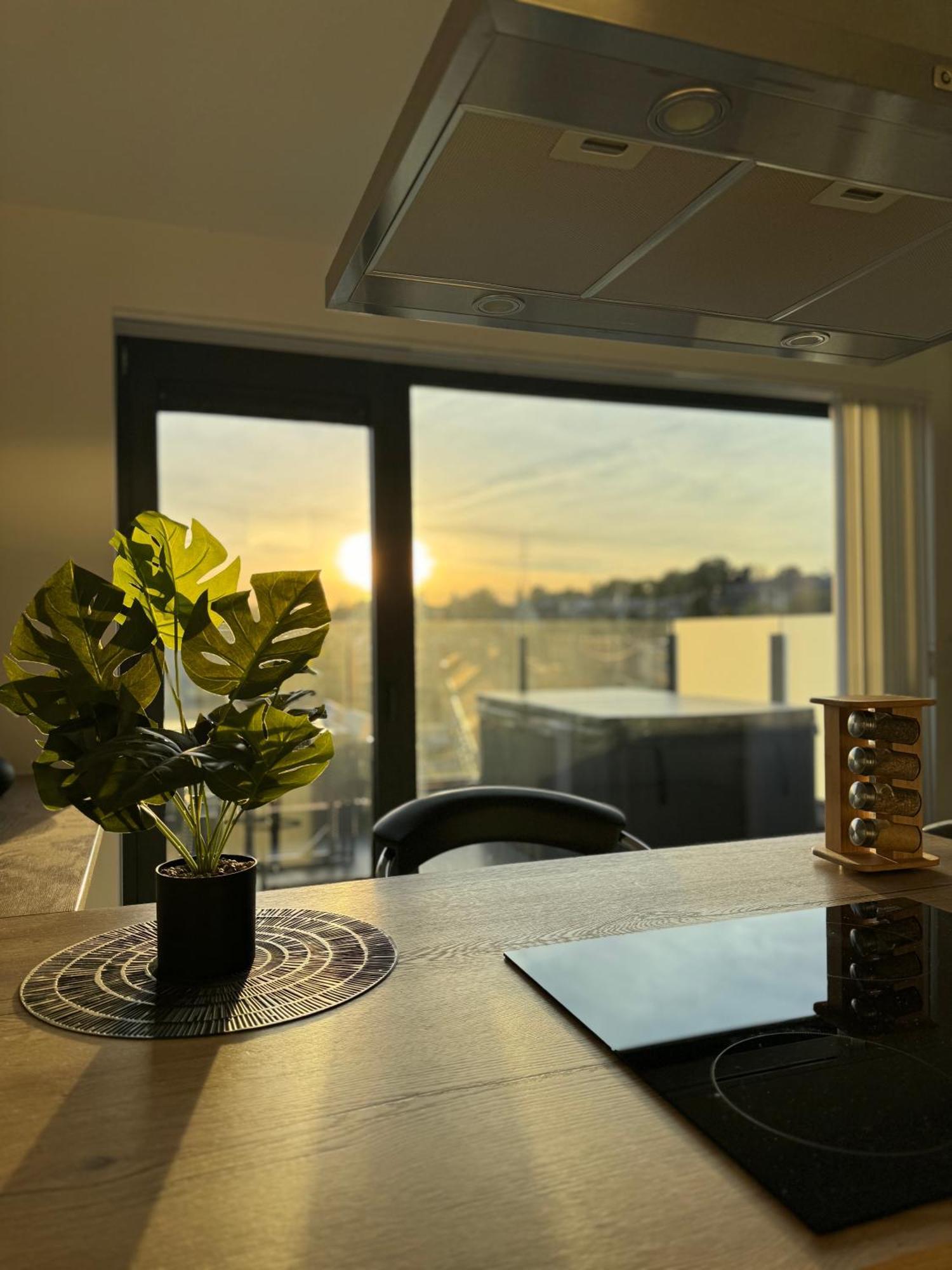 Apartamento Liege Luxe & Jacuzzi Sous Les Etoiles Saint-Nicolas  Exterior foto