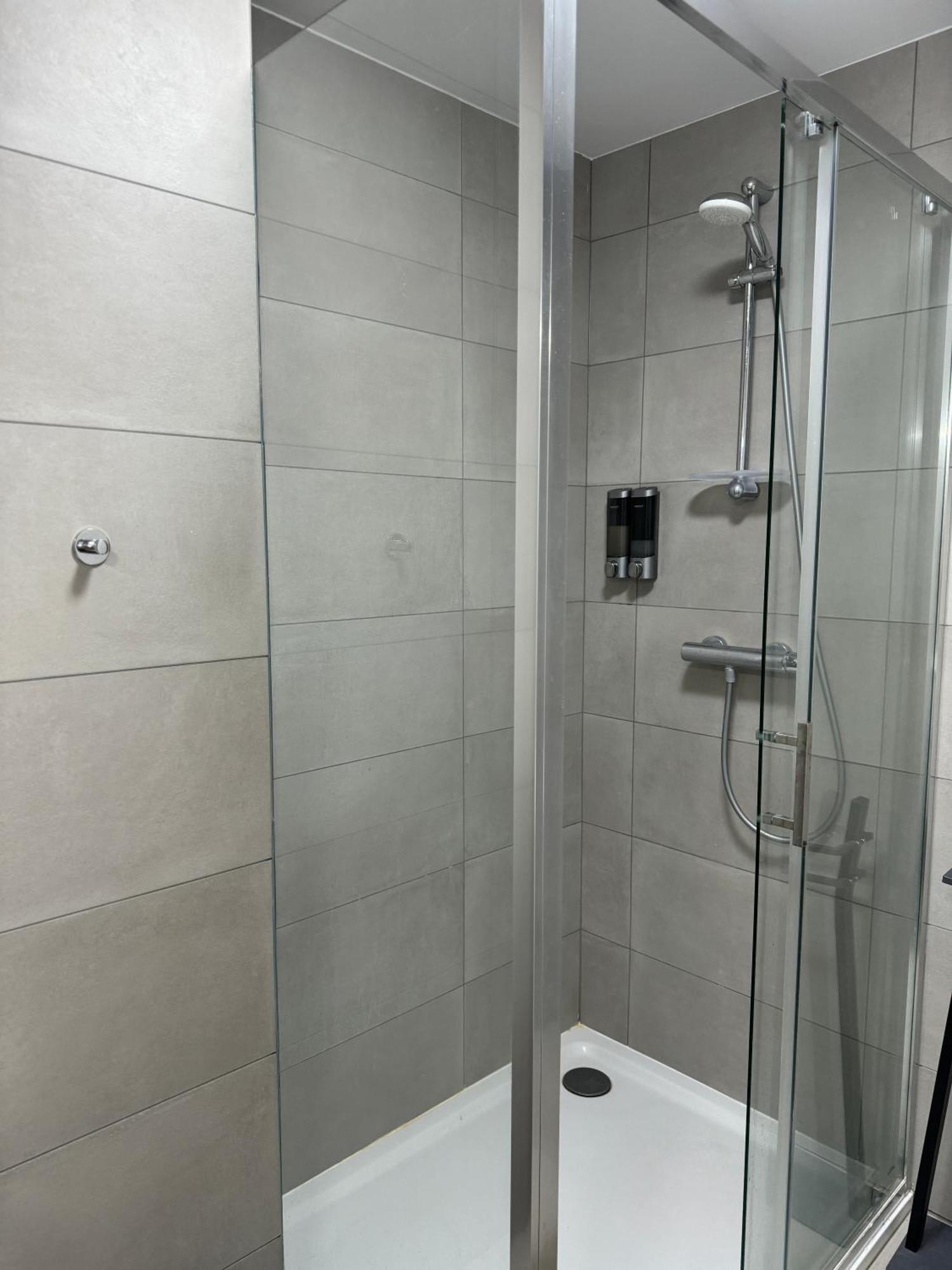 Apartamento Liege Luxe & Jacuzzi Sous Les Etoiles Saint-Nicolas  Exterior foto